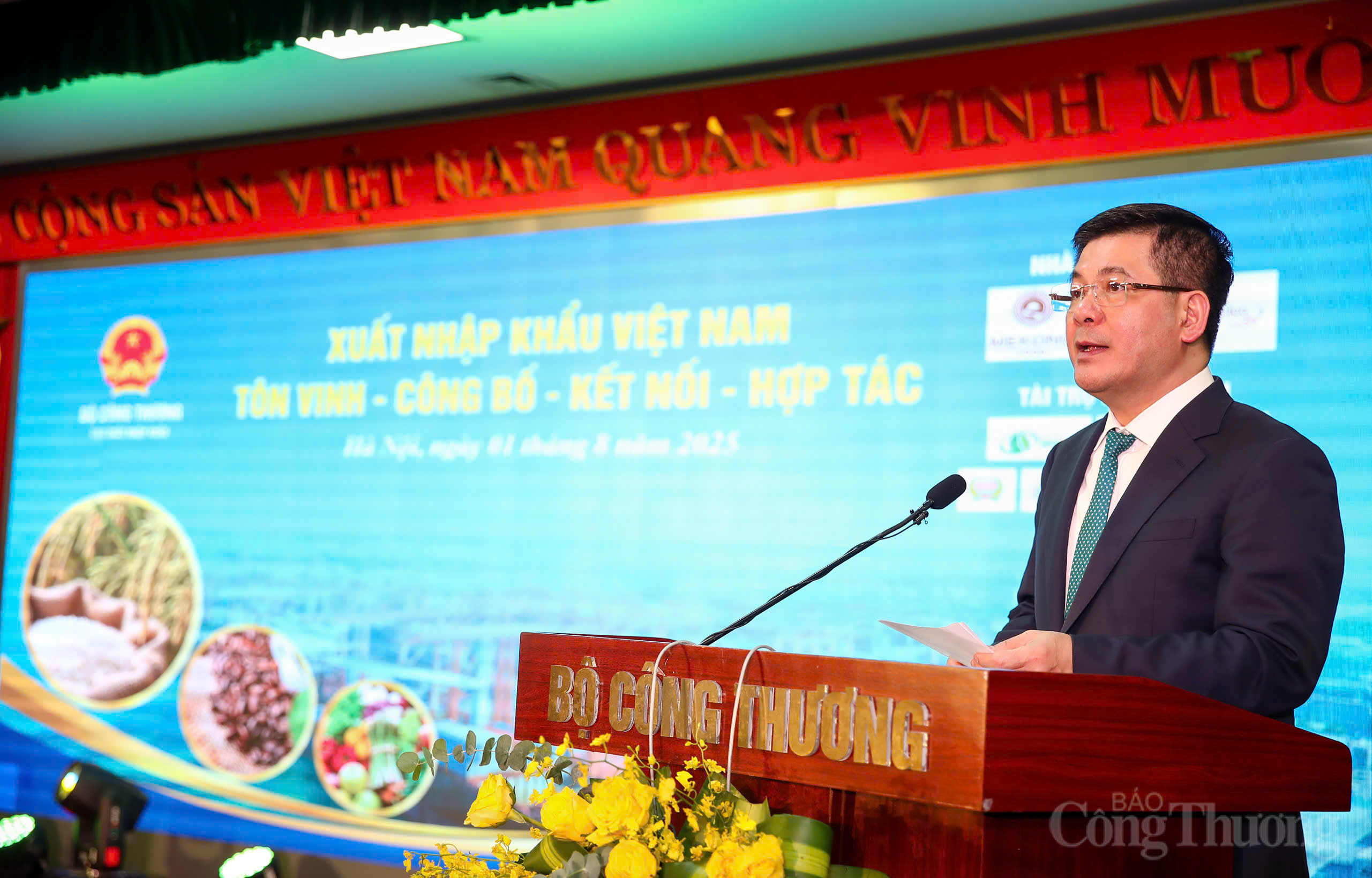 Bộ trưởng Nguyễn Hồng Diên nhấn mạnh ba chiến lược đẩy mạnh xuất nhập khẩu