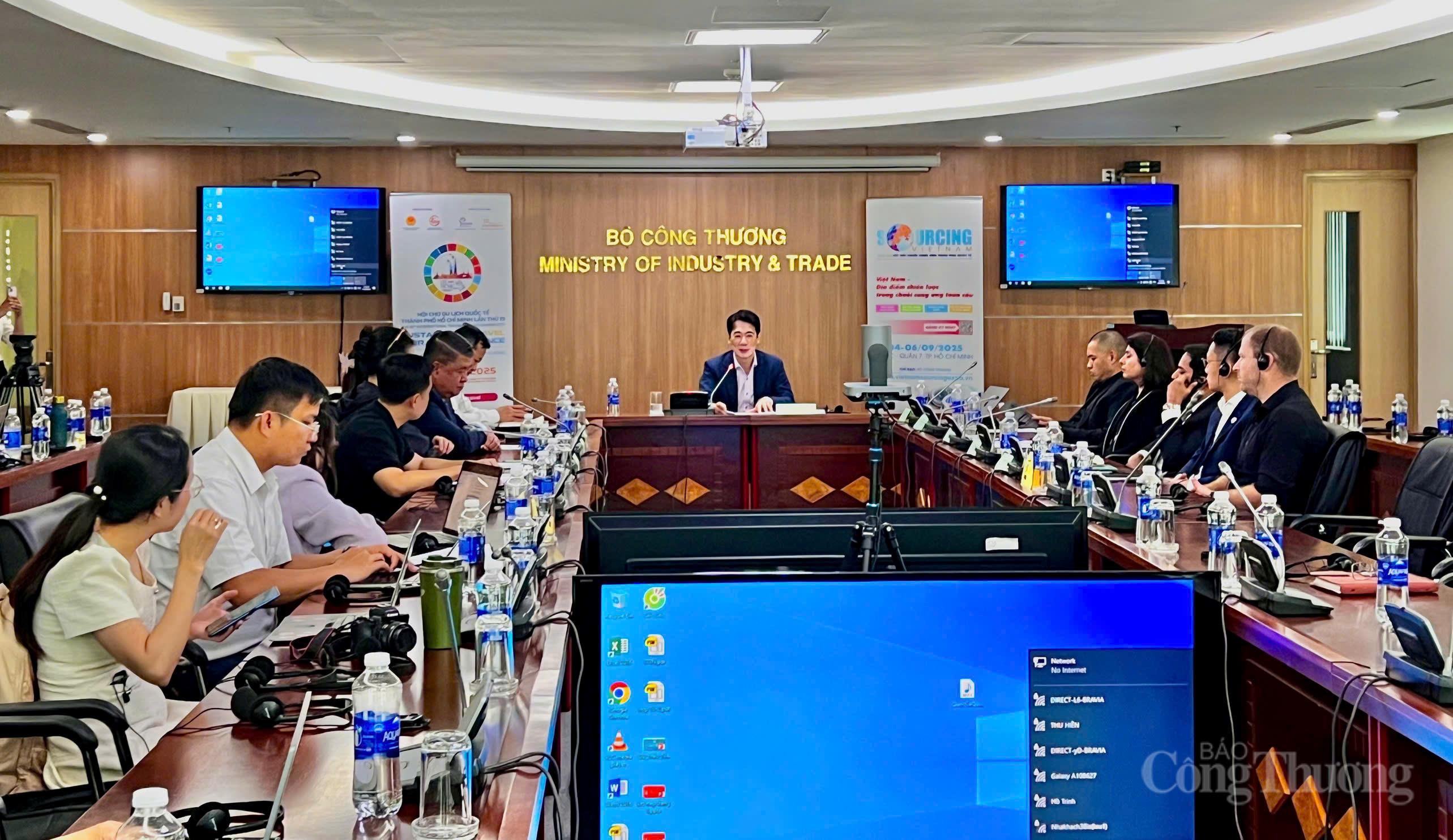 Xuất khẩu Việt Nam tìm động lực mới từ Vietnam International Sourcing 2025