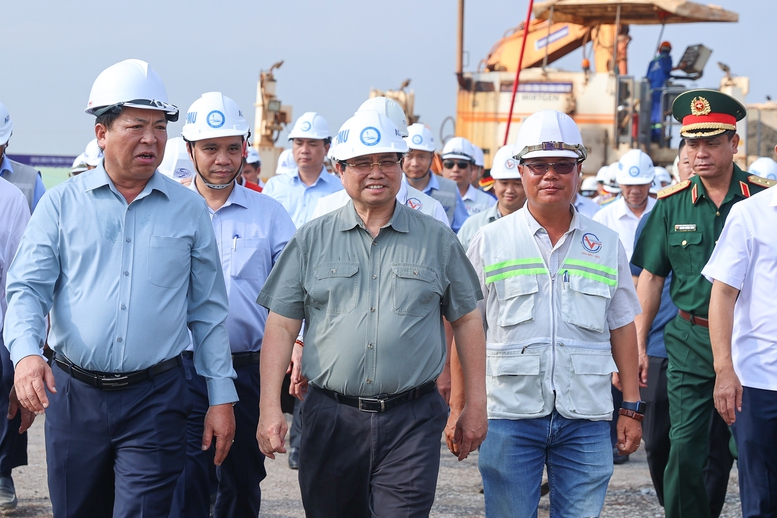 Thủ tướng Phạm Minh Chính lần thứ 8 kiểm tra tiến độ sân bay Long Thành