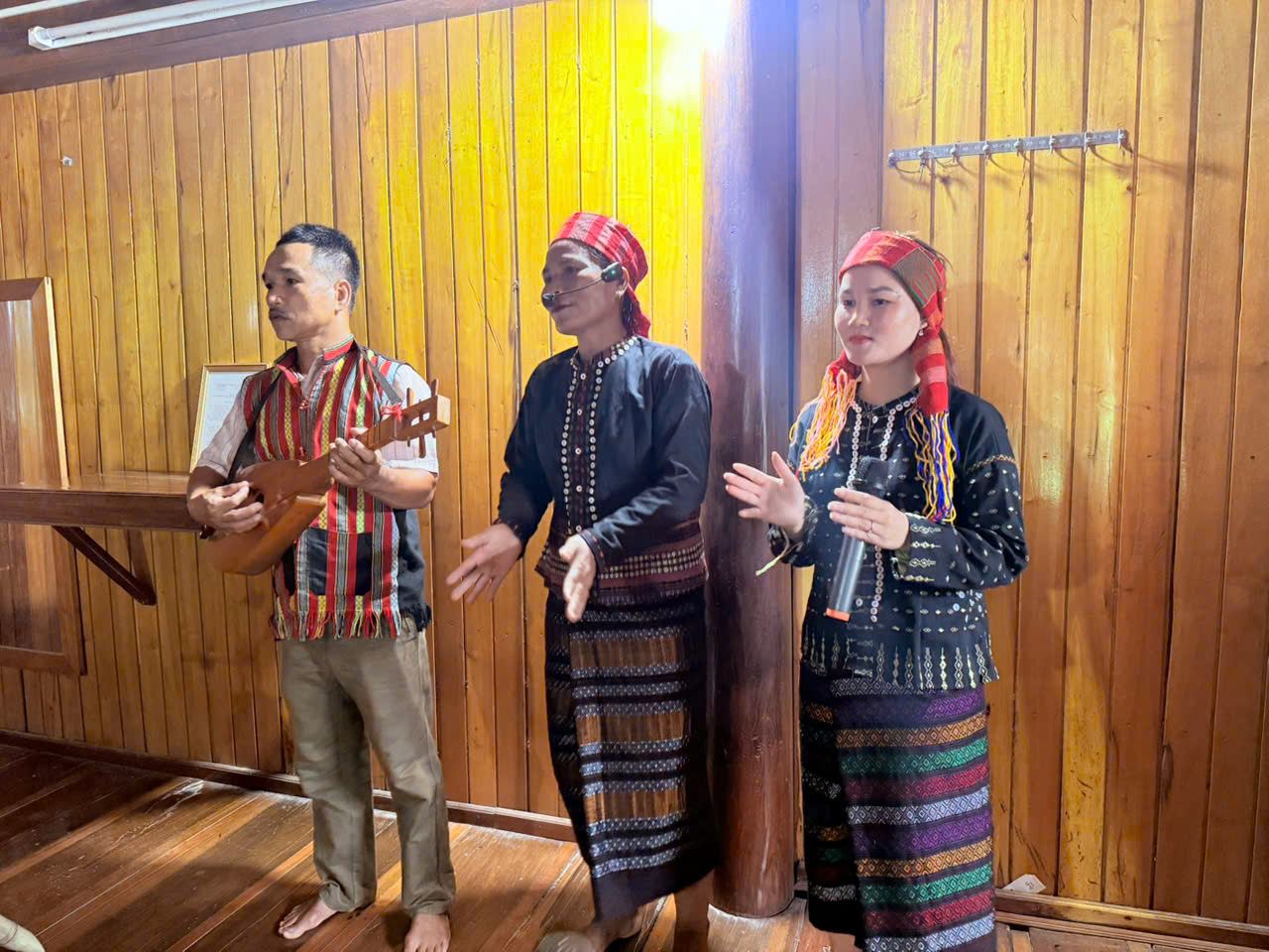 Du lịch cộng đồng và hành trình khám phá bản sắc Bru - Vân Kiều