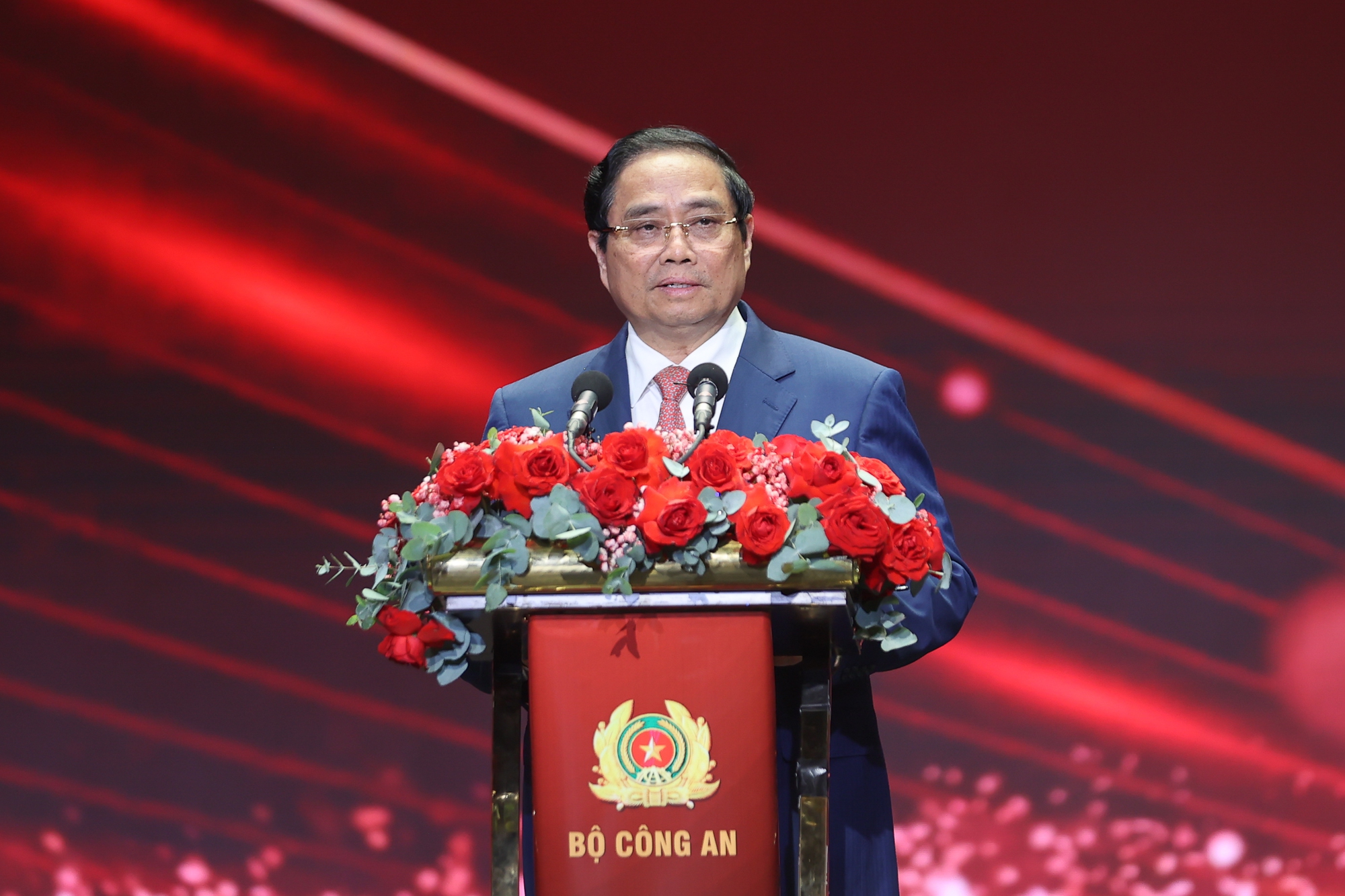 Thủ tướng nhấn mạnh 6 nhiệm vụ trọng tâm của lực lượng Công an nhân dân