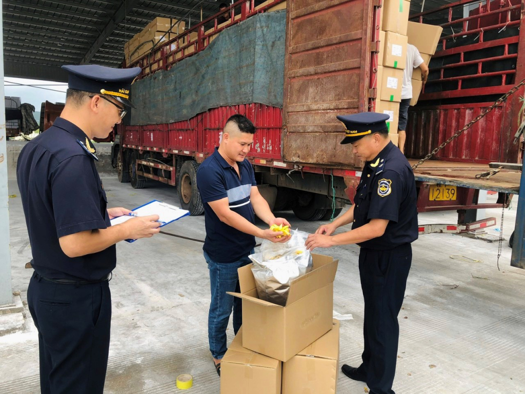 Hải quan phát hiện, xử lý 1.790 vụ vi phạm, buôn lậu 