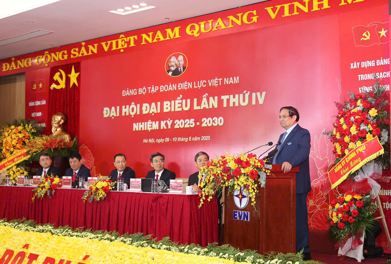Thủ tướng Phạm Minh Chính: Ngành điện phải đi trước, đón đầu