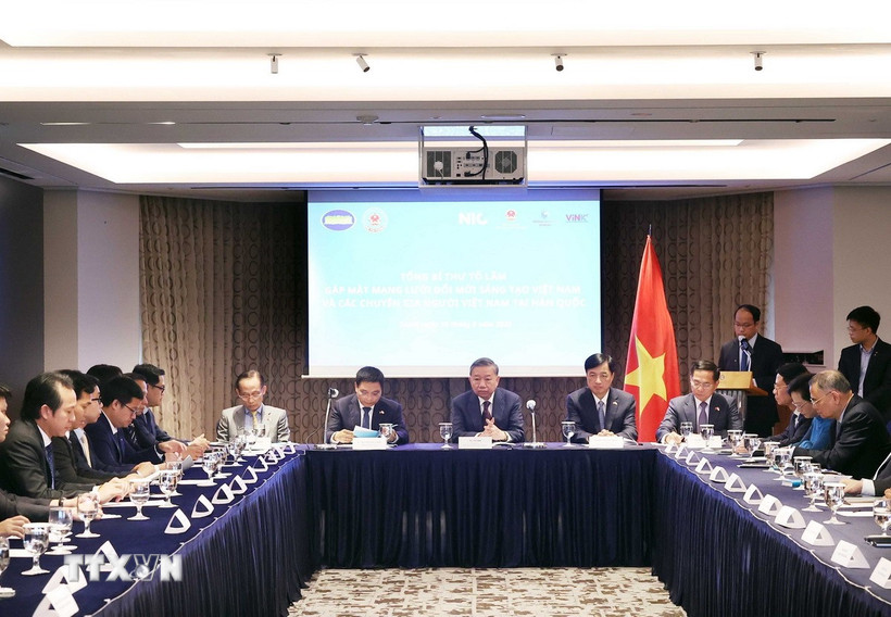  Tổng Bí thư Tô Lâm gặp mặt thành viên Mạng lưới Đổi mới sáng tạo Việt Nam tại Hàn Quốc