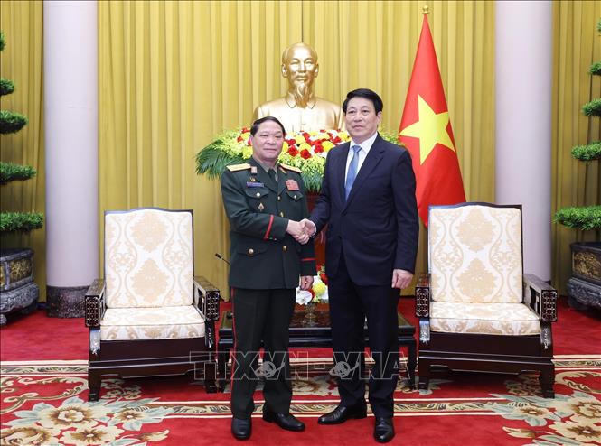 Chủ tịch nước tiếp Chủ nhiệm Tổng cục Chính trị Quân đội nhân dân Lào