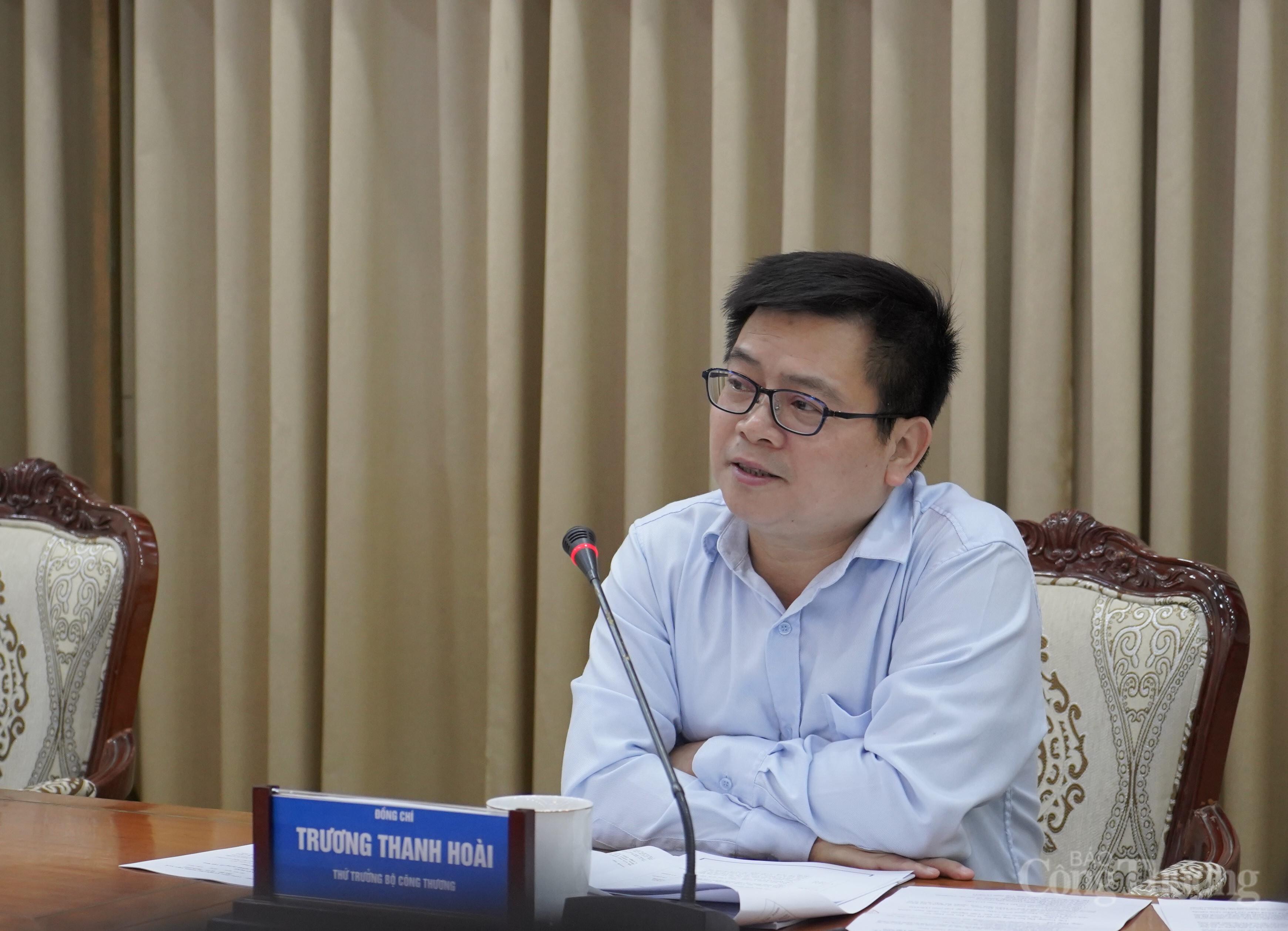 Bộ Công Thương làm việc với TP. Hồ Chí Minh về phát triển công nghiệp đường sắt