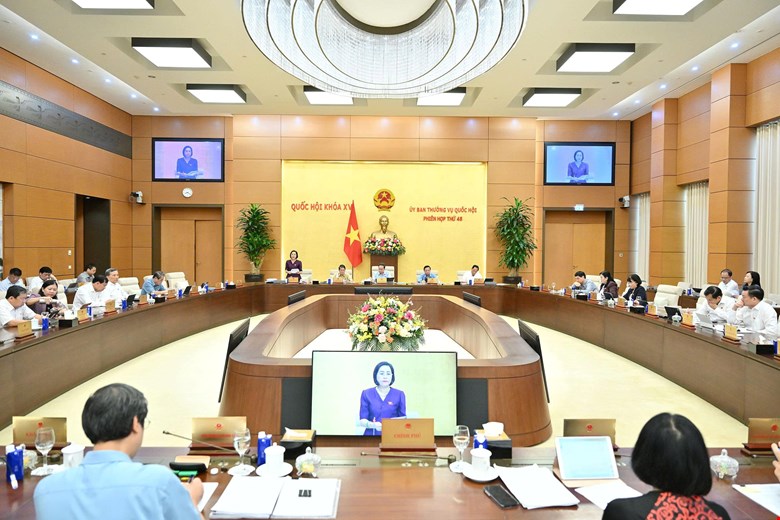 Sửa đổi 44 điều, bãi bỏ 21 điều trong Luật Giáo dục để tinh gọn hiệu lực