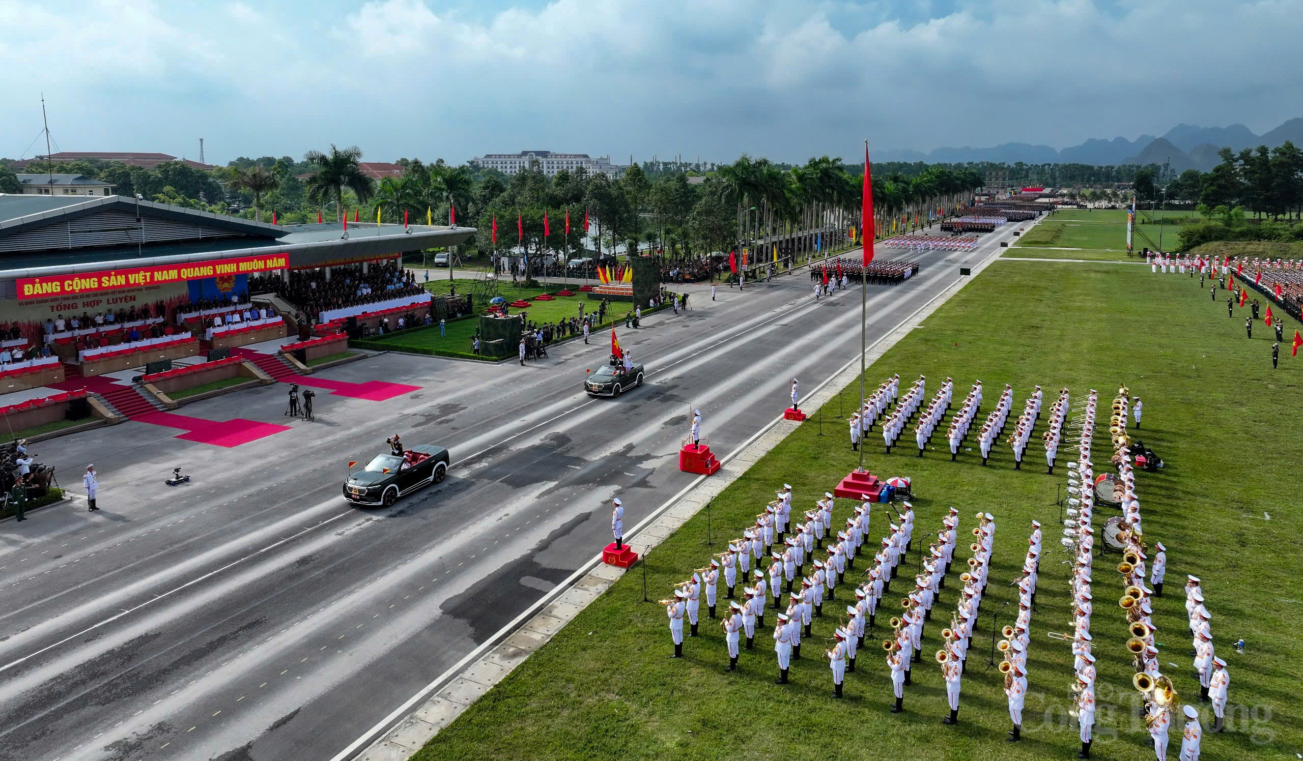 Hàng ngàn chiến sĩ, khí tài tổng hợp luyện diễu binh diễu hành lần 3