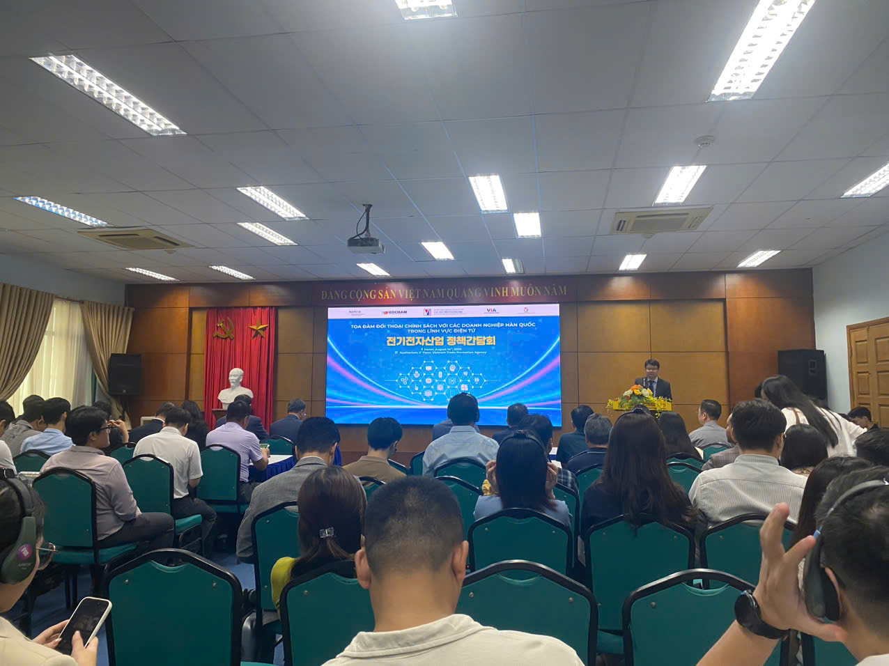 Việt Nam - Hàn Quốc bàn cách lấp đầy chuỗi cung ứng điện tử