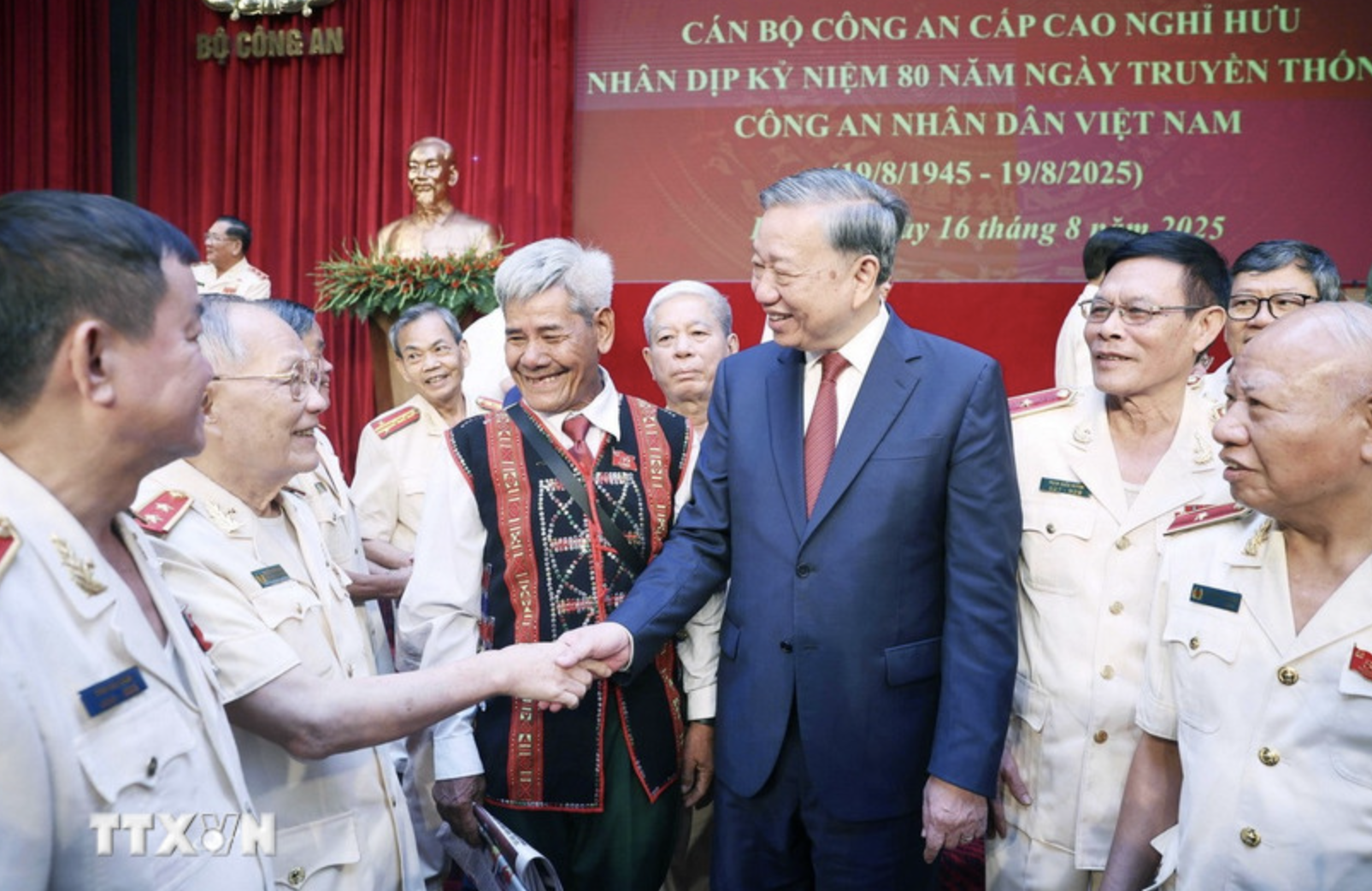 Tổng Bí thư Tô Lâm gặp mặt cán bộ Công an cấp cao nghỉ hưu