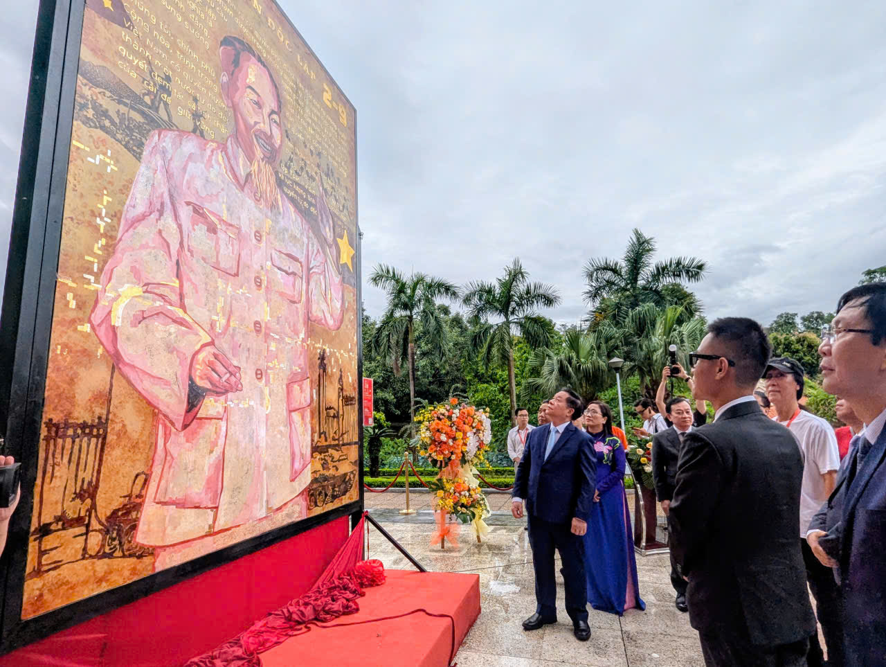 Khai mạc triển lãm “Mùa xuân độc lập”