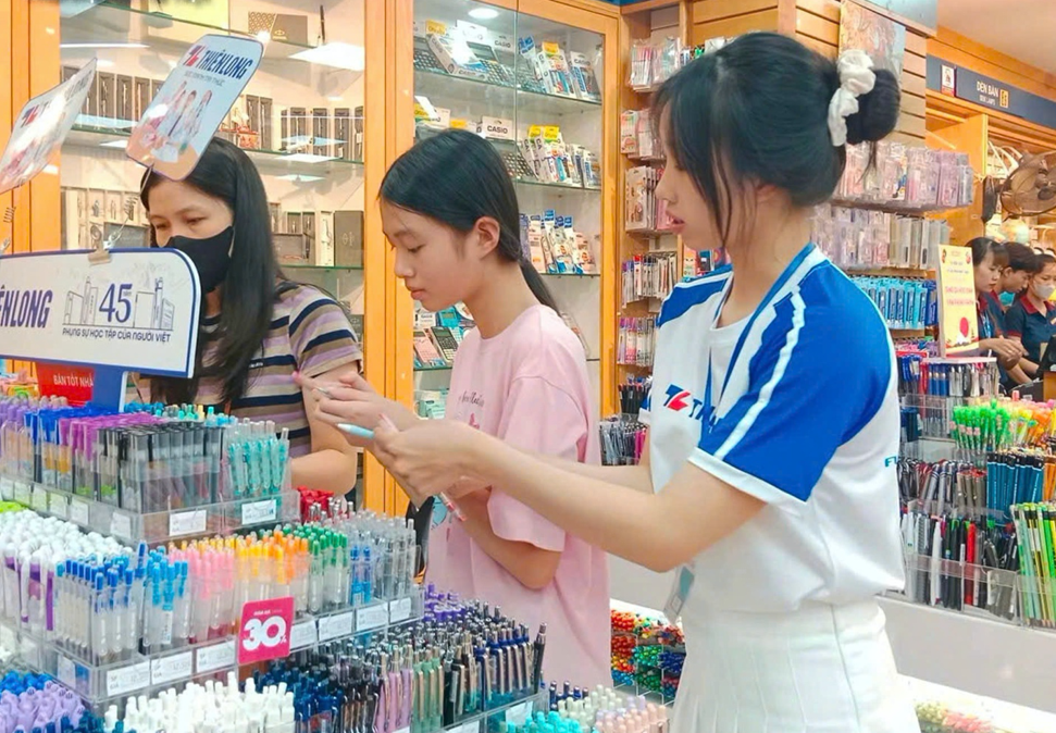 Đồ dùng học tập 'made in Vietnam' hút khách mùa tựu trường
