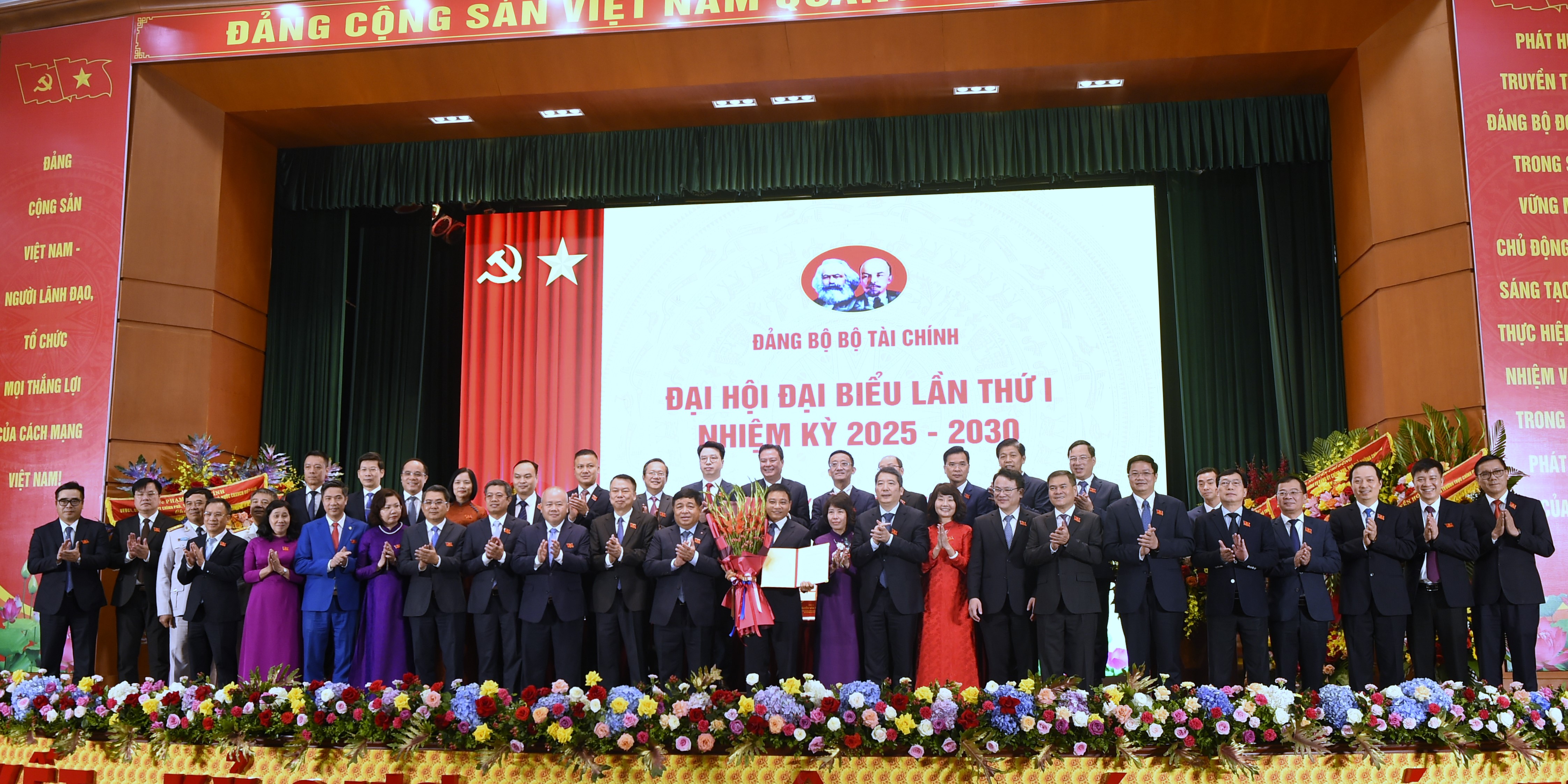 Đồng chí Nguyễn Văn Thắng được chỉ định làm Bí thư Đảng ủy Bộ Tài chính