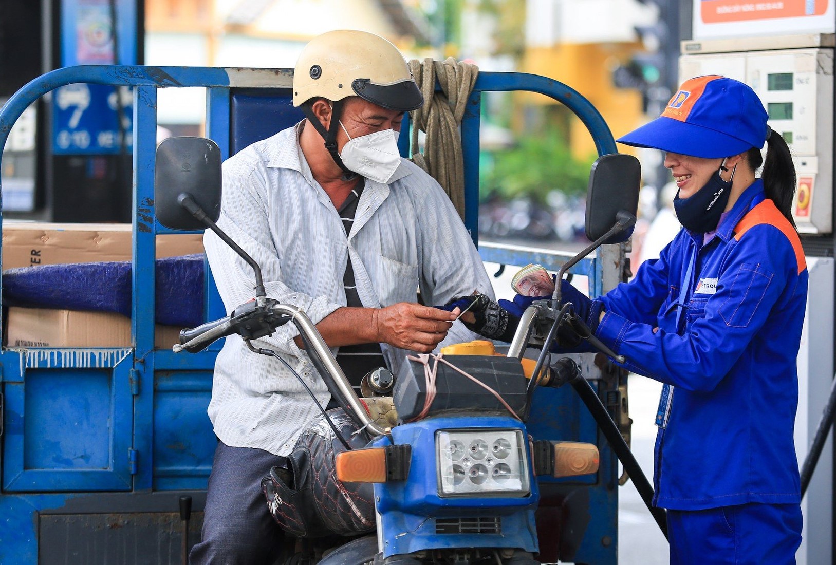 Giá xăng tăng nhẹ trong kỳ điều hành ngày 21/8