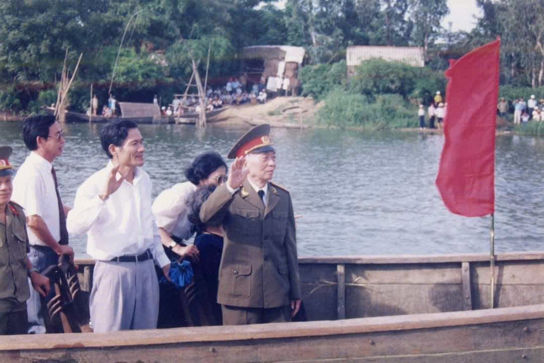 Nhớ về Đại tướng Võ Nguyên Giáp trong những chuyến thăm quê