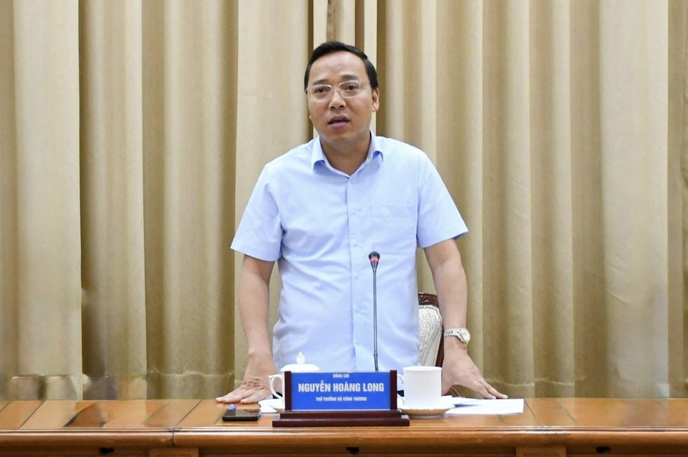 Thứ trưởng Nguyễn Hoàng Long: Chủ động tháo gỡ vướng mắc, đẩy nhanh tiến độ dự án điện