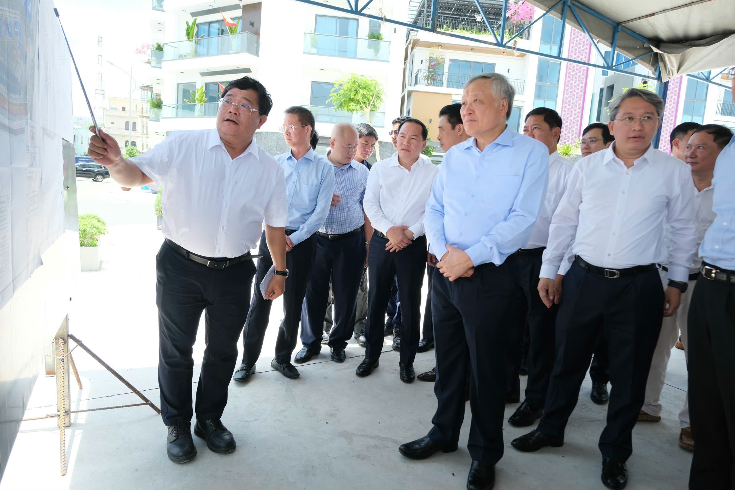 Phó Thủ tướng Nguyễn Hòa Bình đề nghị gỡ vướng các dự án tại Khánh Hòa