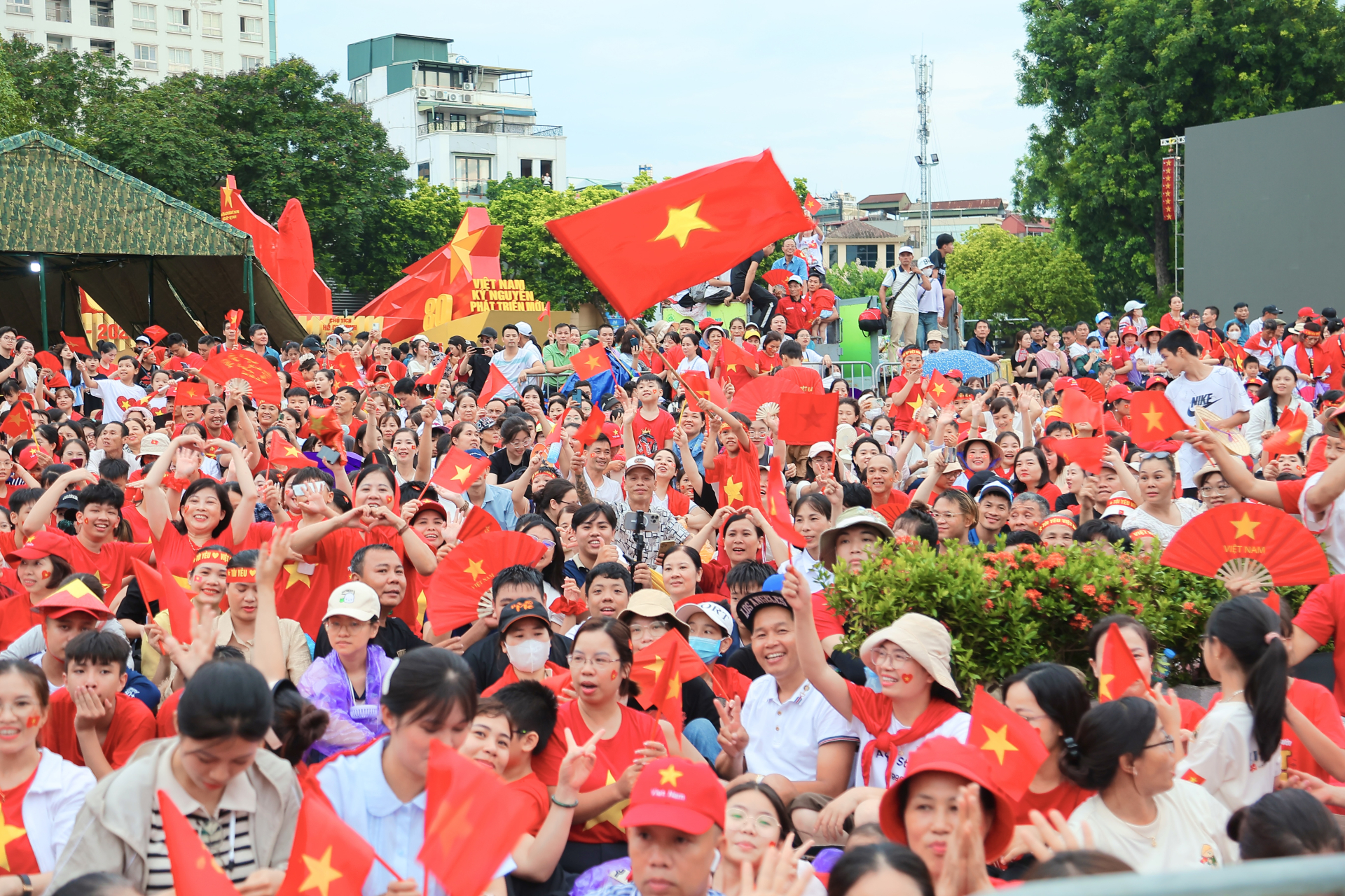 Thủ tướng yêu cầu tăng cường bảo đảm an toàn, an ninh dịp Quốc khánh 2/9
