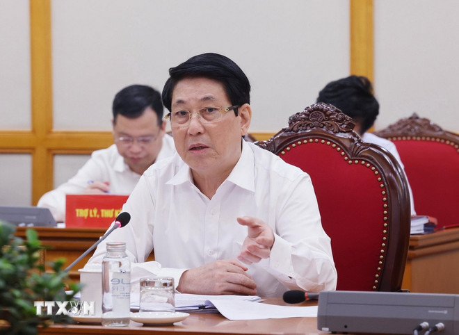 Bộ Chính trị làm việc với Ban Thường vụ Tỉnh ủy Điện Biên và Gia Lai