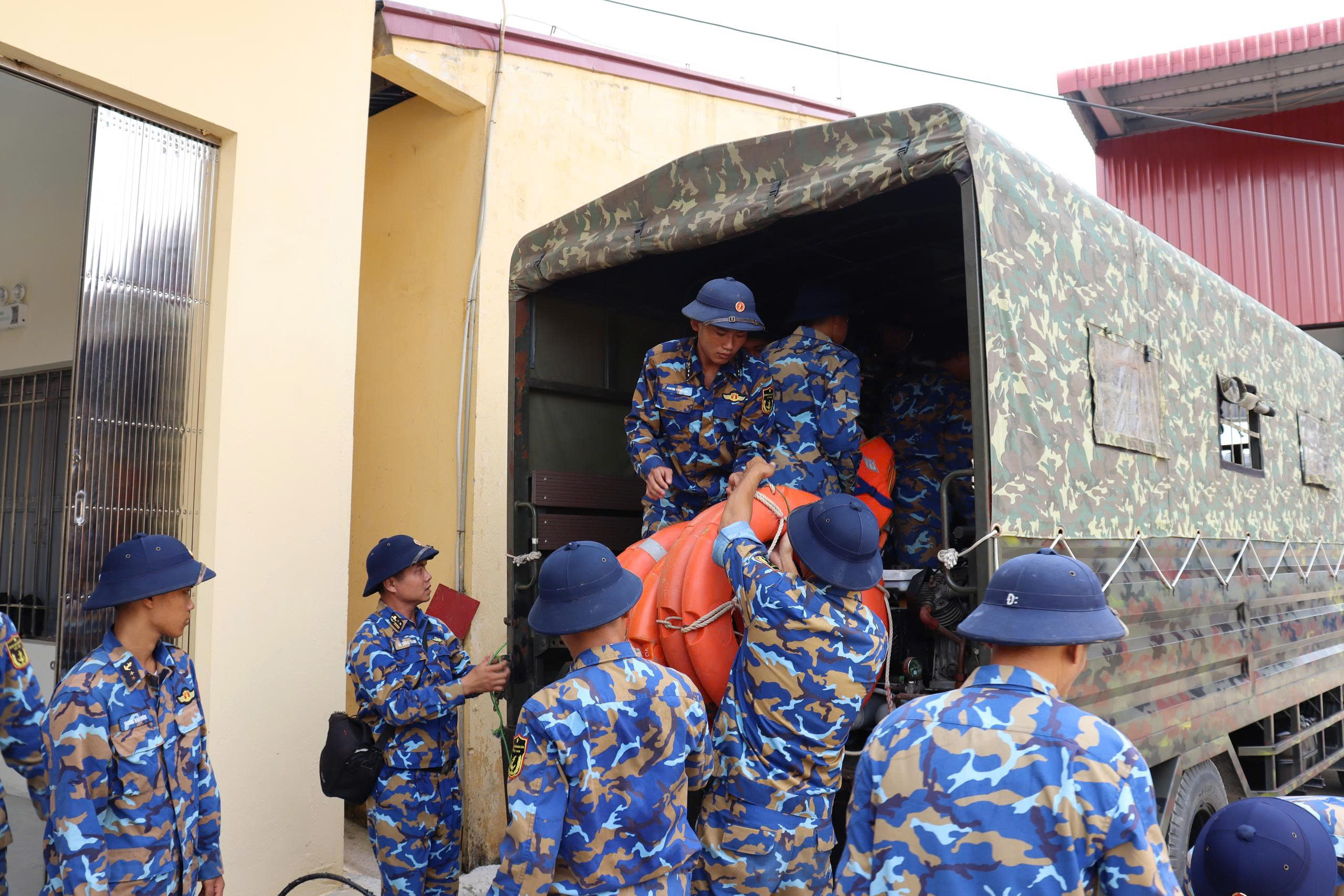 Lữ đoàn Đặc công Hải quân 126 sẵn sàng ứng phó bão số 5