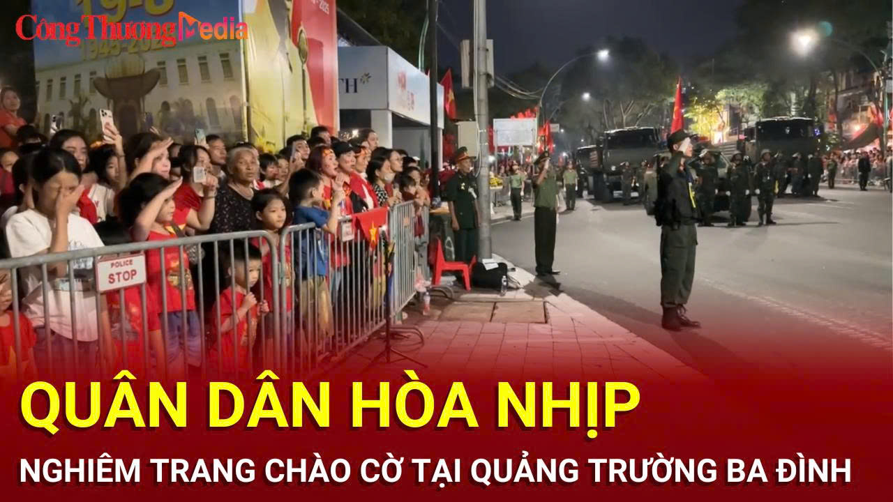 Khoảnh khắc thiêng liêng cả triệu người hát vang Quốc ca