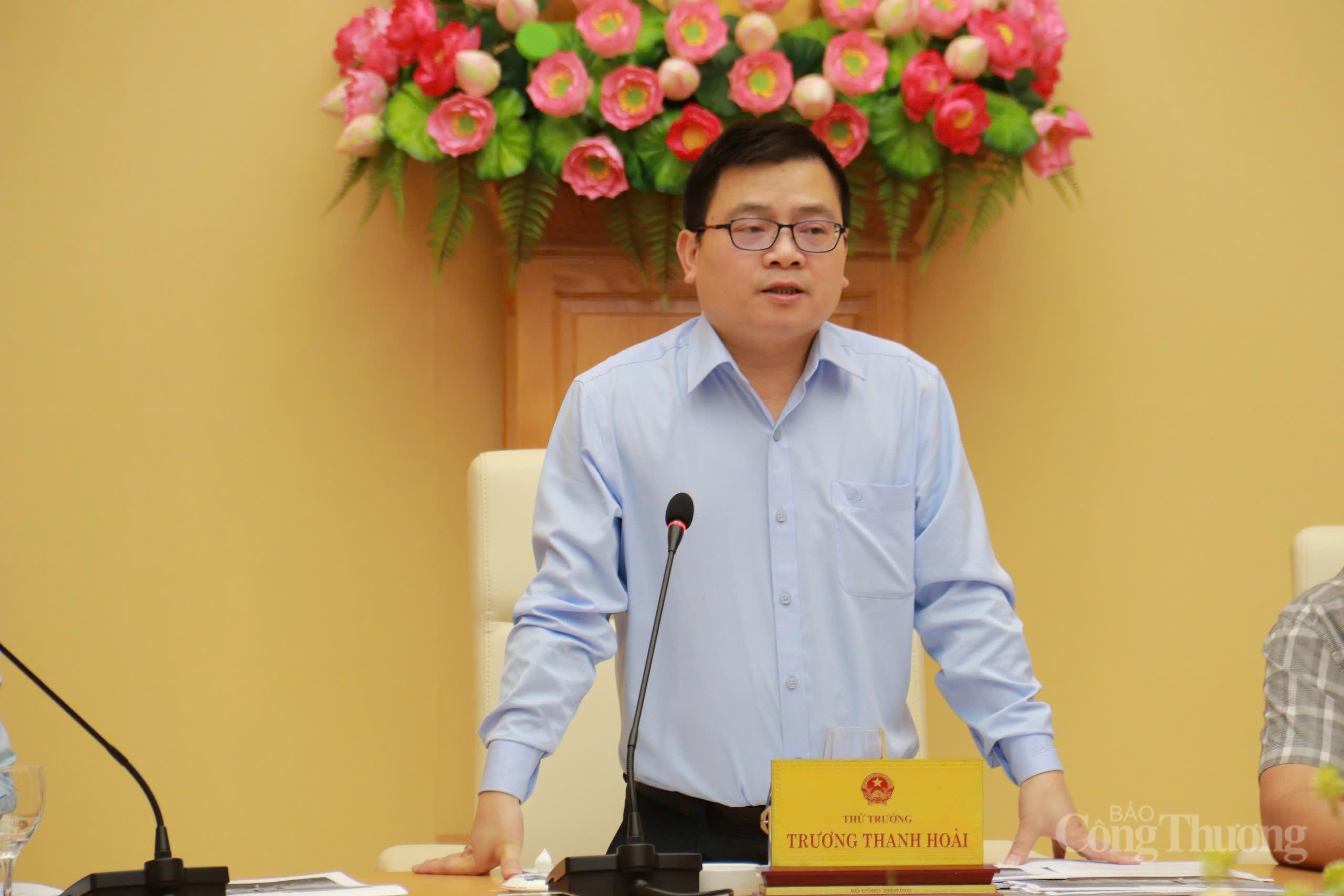 Bộ Công Thương họp tổ soạn thảo xây dựng các Nghị định hướng dẫn thi hành Luật Hoá chất