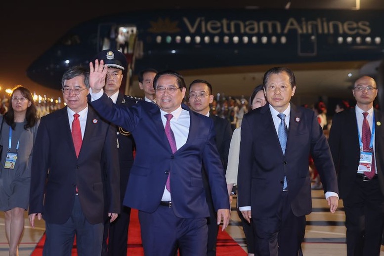 Thủ tướng Phạm Minh Chính bắt đầu chuyến công tác tại Trung Quốc