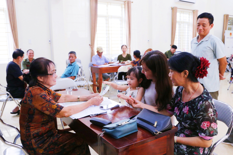 Gần 2.000 xã đã nhận kinh phí, còn hơn 1.300 xã chạy nước rút trao quà Quốc khánh