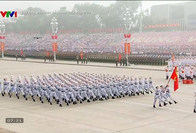 VTV nhận 'mưa lời khen' với góc quay 'tuyệt đối điện ảnh' tại lễ diễu binh A80