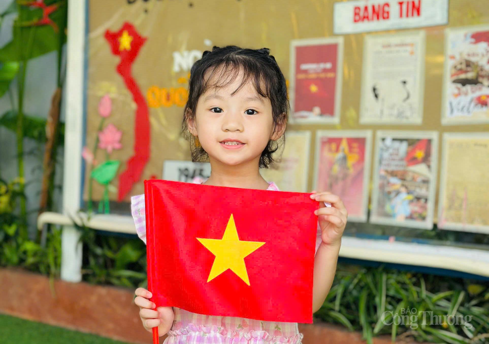 Rạng ngời nụ cười trẻ thơ Đà Nẵng trong Tết Độc lập