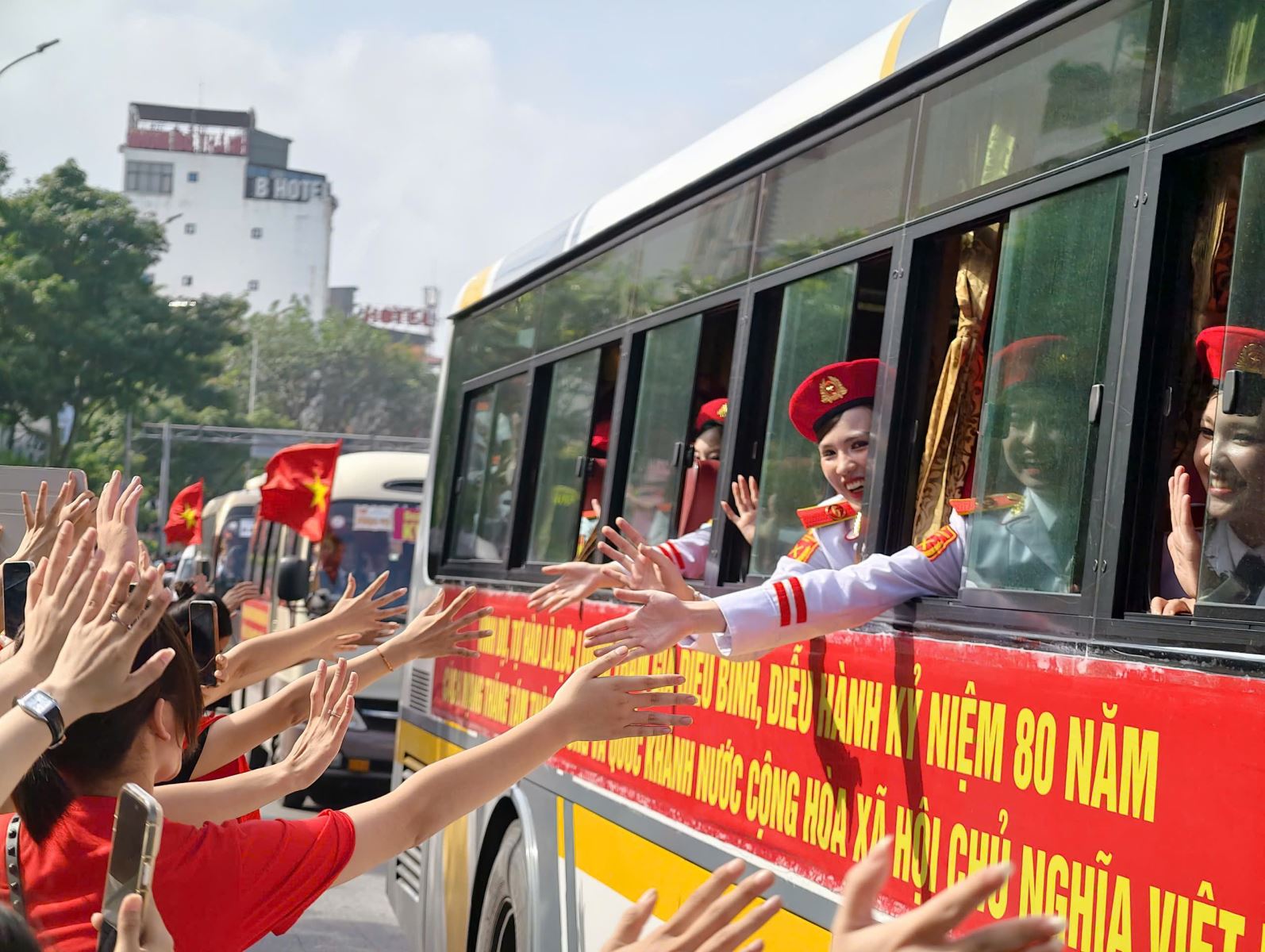 Lưu luyến chia tay các khối diễu binh, diễu hành: Tạm biệt để gặp lại