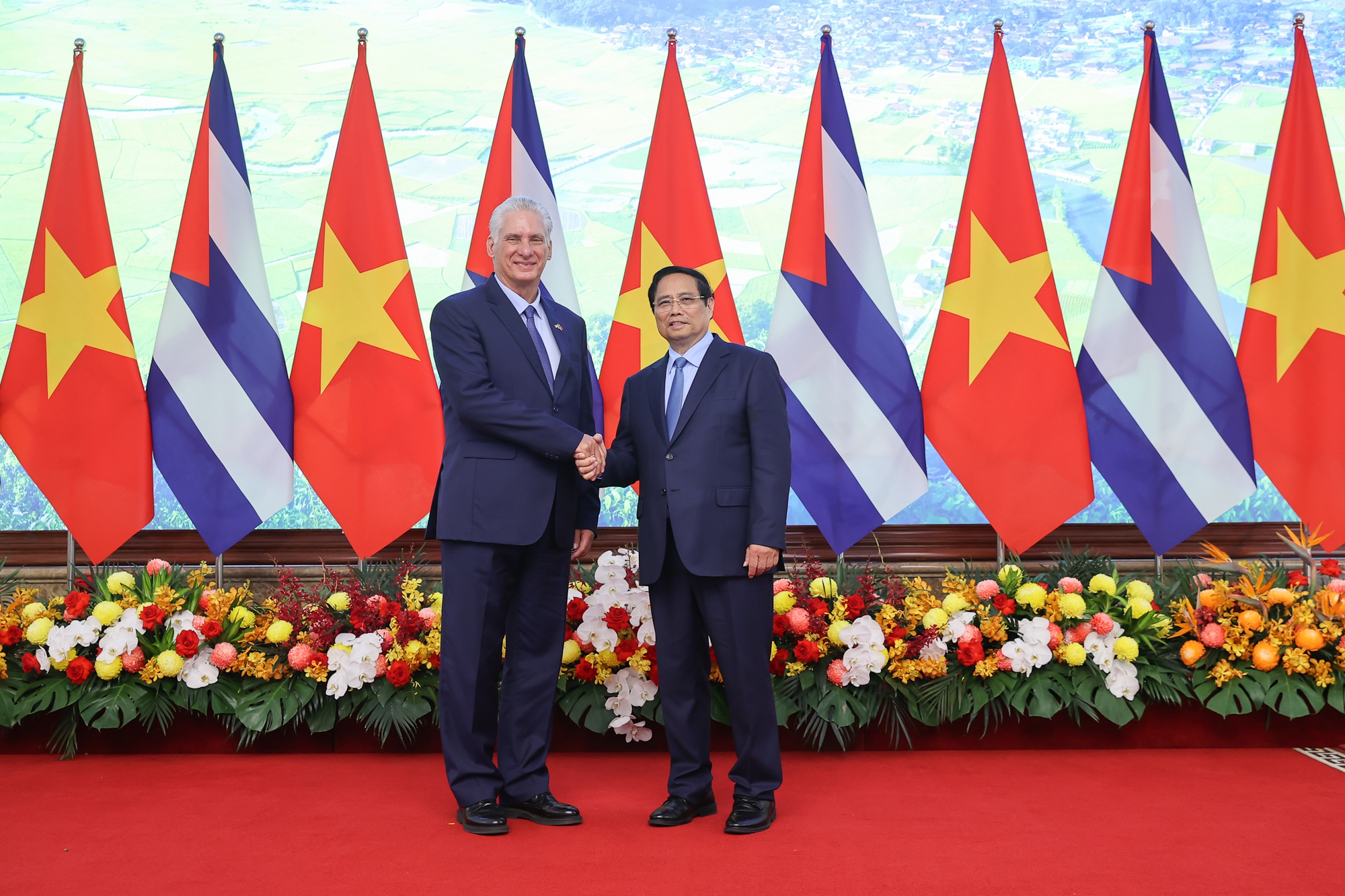 Thủ tướng Phạm Minh Chính tiếp lãnh đạo Cuba và Campuchia