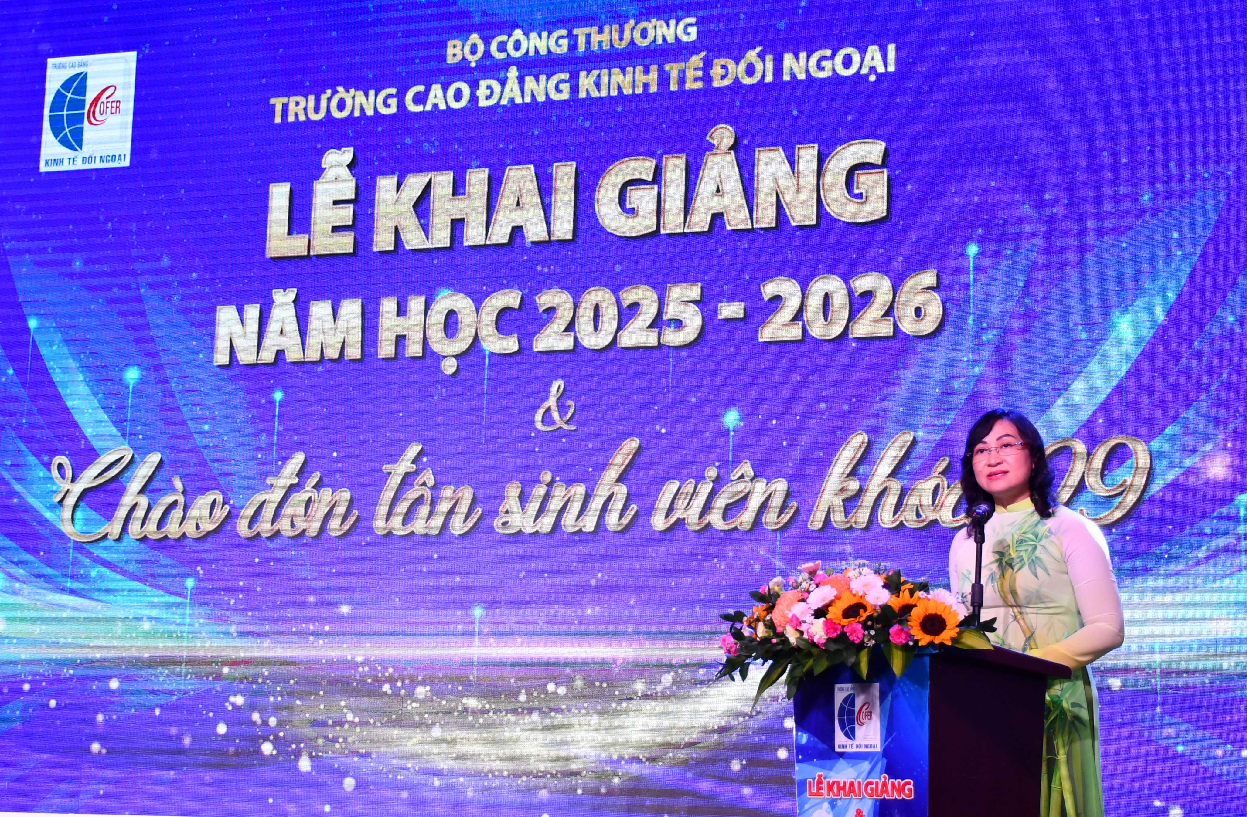 Thứ trưởng Phan Thị Thắng dự lễ khai giảng Trường Cao đẳng Kinh tế Đối ngoại