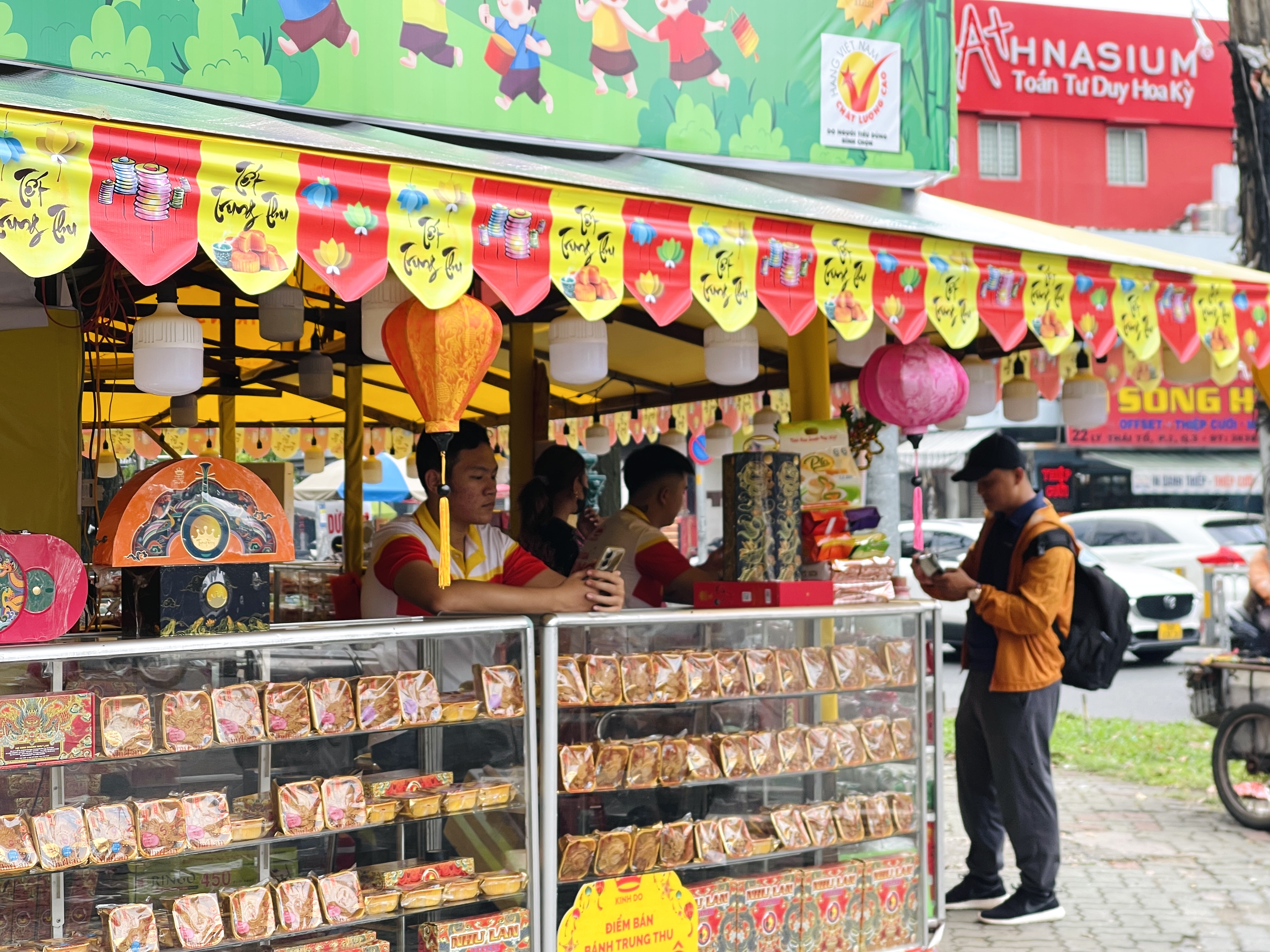 TP. Hồ Chí Minh: Thị trường bánh trung thu dần sôi động