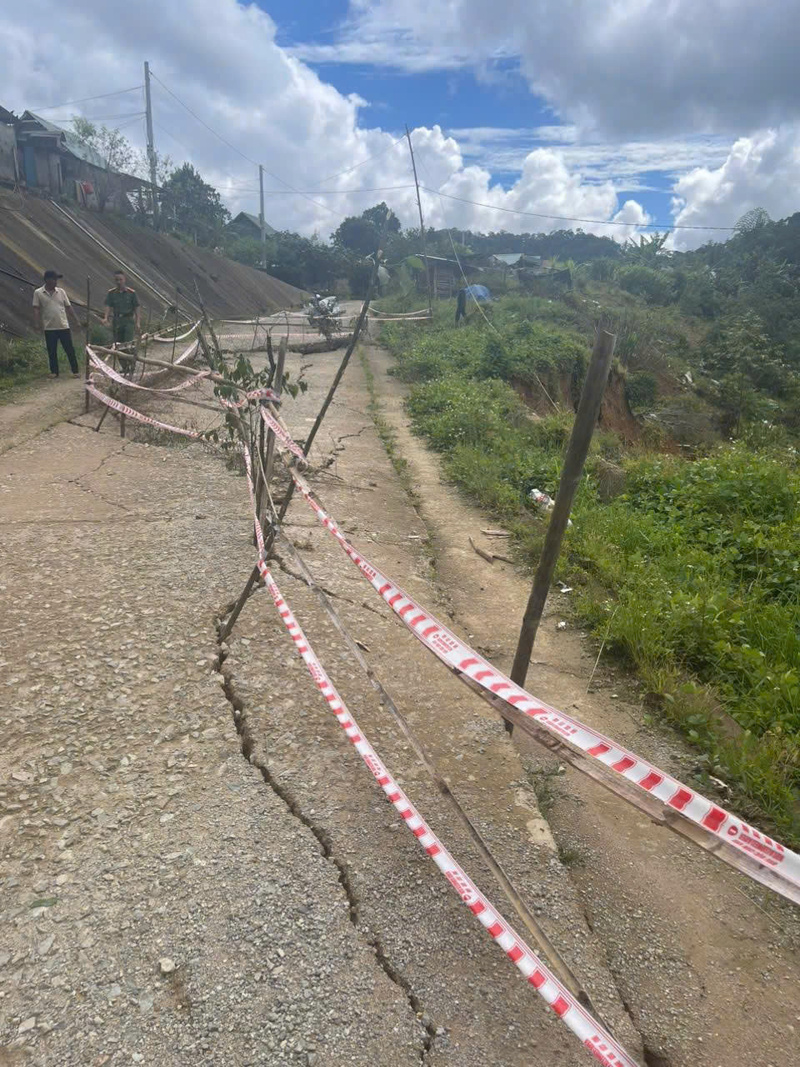 Hà Nội: Khắc phục khẩn cấp tình trạng ngập úng, sạt lở tại xã Suối Hai