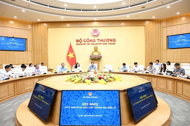 Công nghệ AI dựng lá chắn, bảo vệ chợ online
