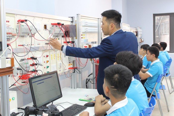 Tạo độ mở chính sách hút nguồn nhân lực cho mô hình kinh tế mới