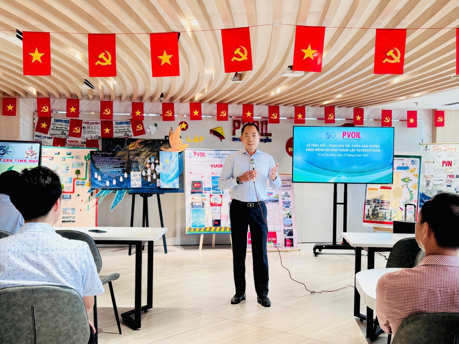 PVOIL: Sôi nổi cuộc thi Báo tường '50 năm – Tự hào Petrovietnam'
