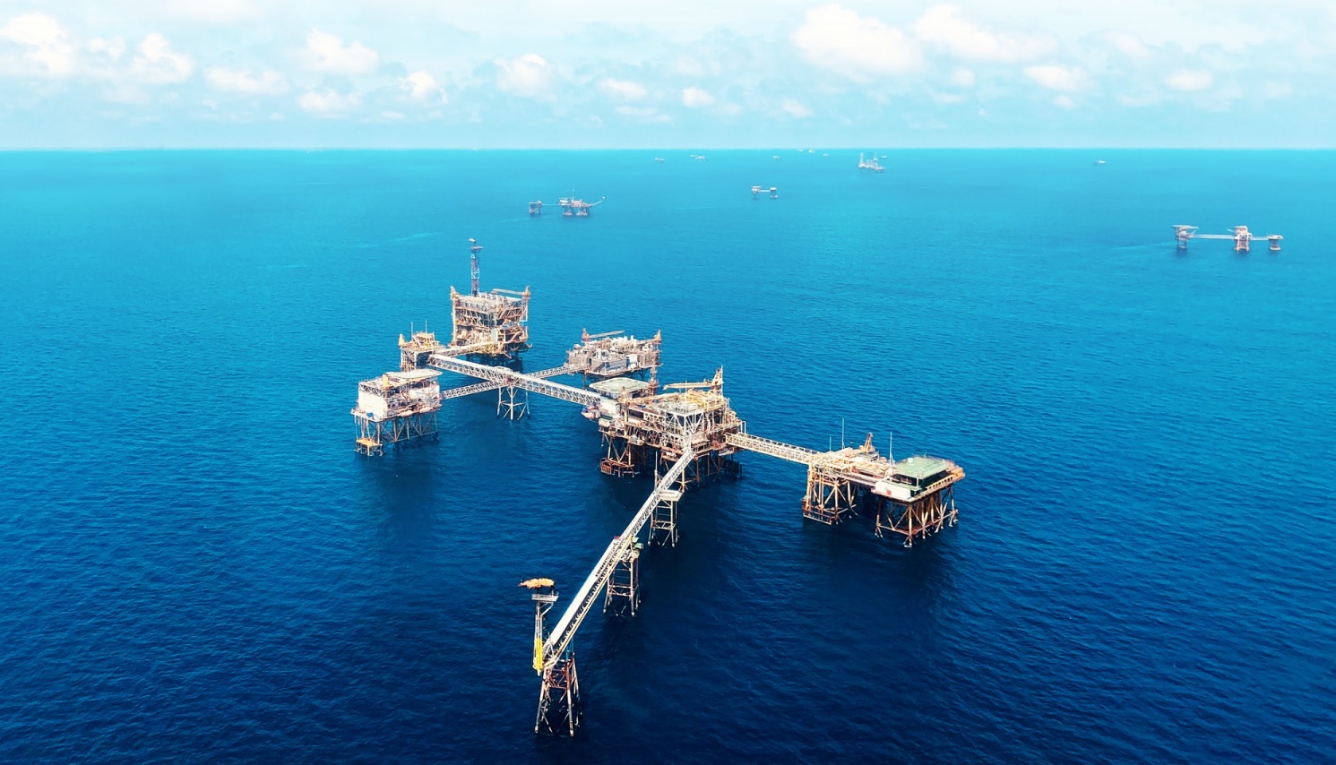  Giấc mơ Phù Đổng Petrovietnam trong bức tranh toàn cầu - Bài 2: Trên những bảng xếp hạng lần đầu gọi tên Việt Nam