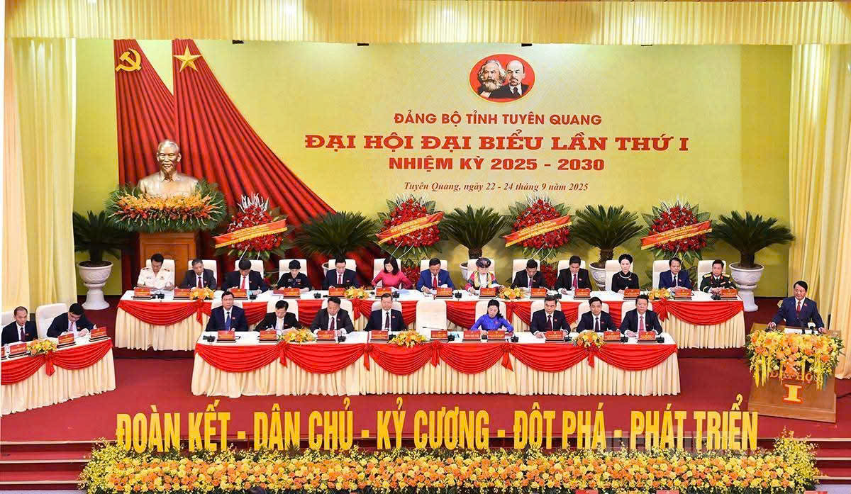 Ông Hầu A Lềnh tiếp tục làm Bí thư Tỉnh ủy Tuyên Quang