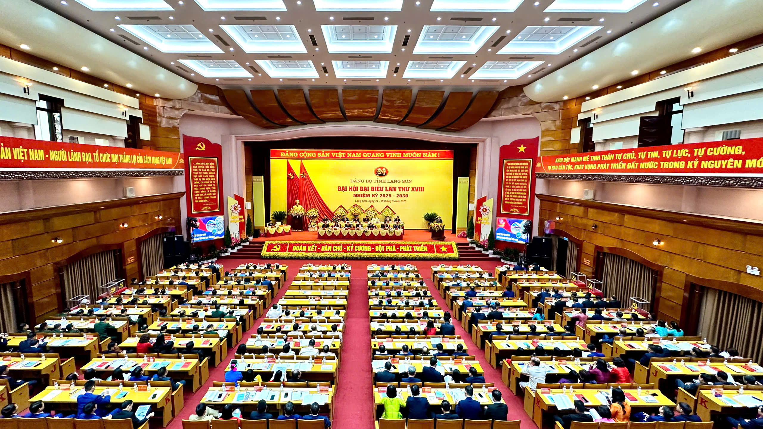 Lạng Sơn khai mạc Đại hội Đảng bộ lần thứ XVIII, nhiệm kỳ 2025 - 2030