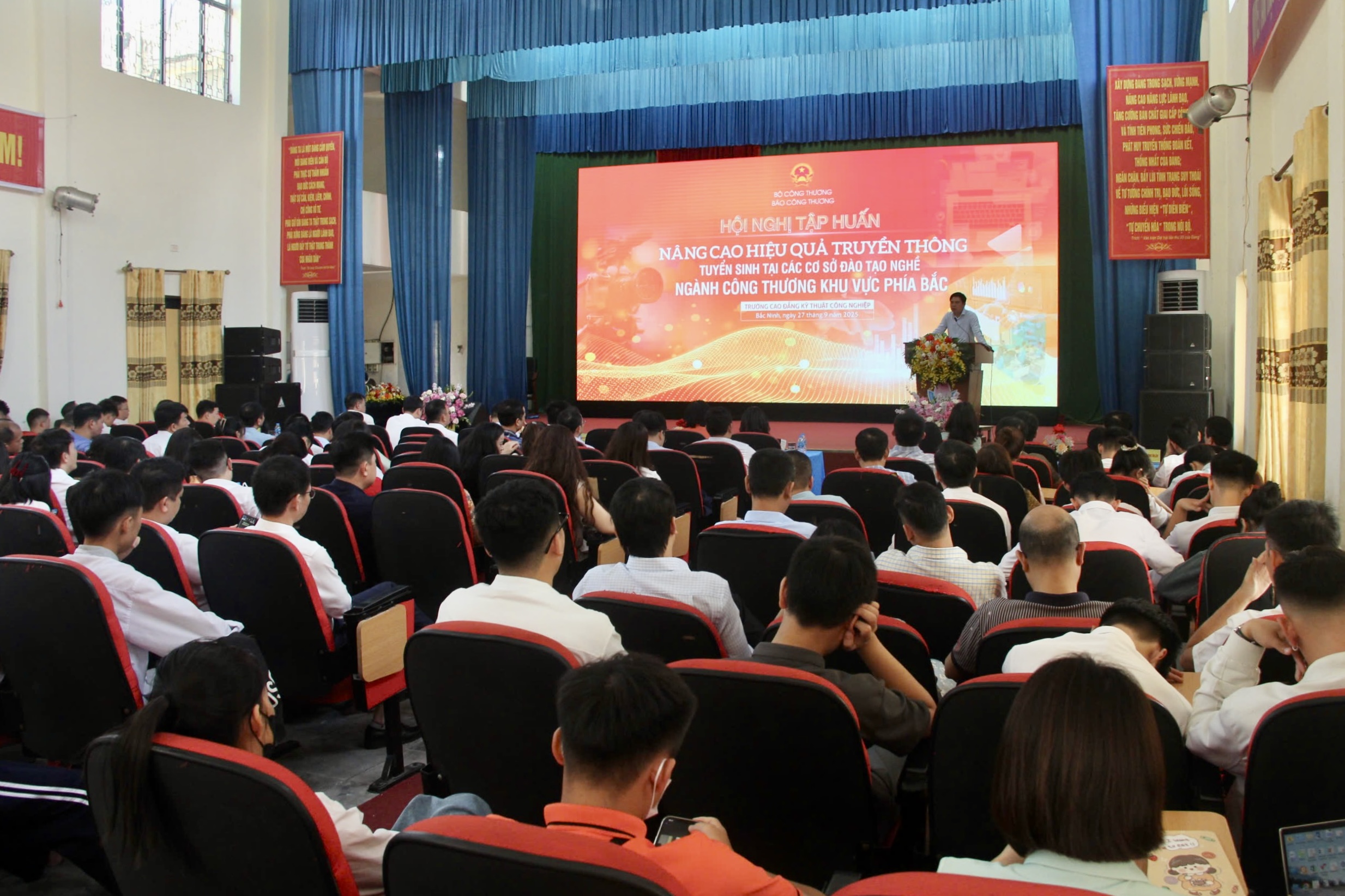 Giáo dục nghề nghiệp là then chốt trong tiến trình hội nhập quốc tế