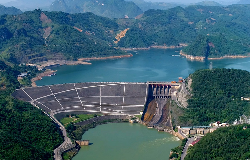 Thủ tướng yêu cầu bảo đảm an toàn hồ đập thủy điện, ứng phó bão số 10