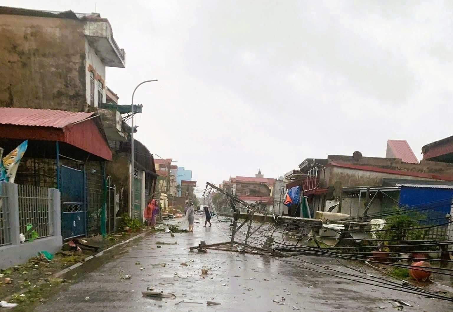 Chuyên gia khí tượng thủy văn lý giải các lốc xoáy ngày 29/9 