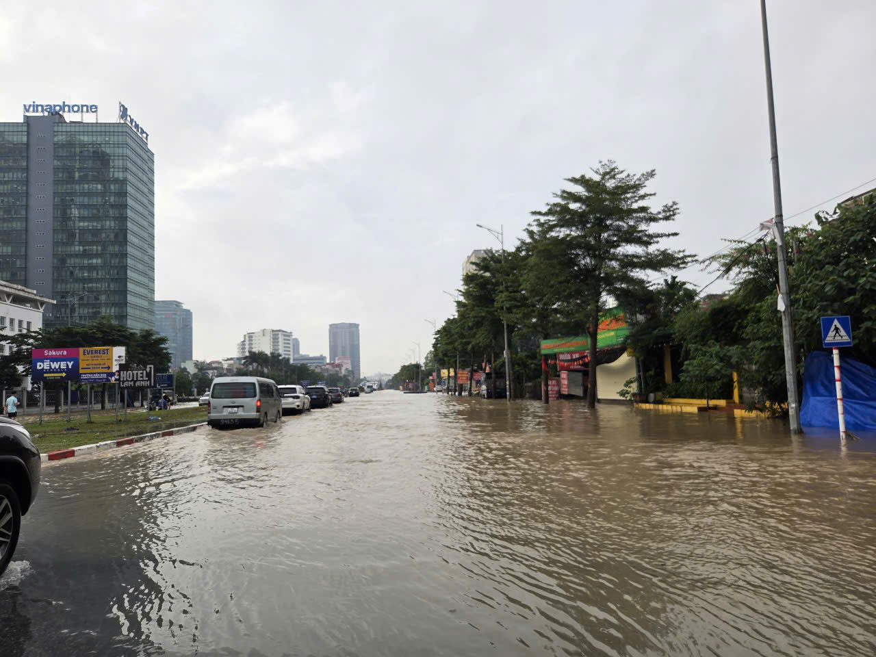 Chủ tịch TP. Hà Nội ban hành Công điện khắc phục hậu quả mưa lũ