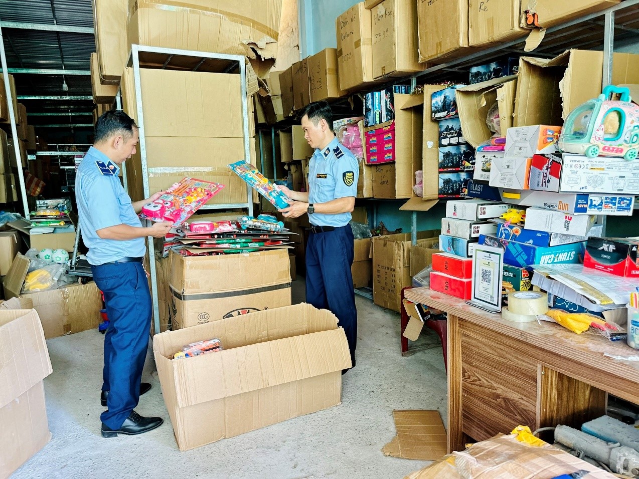 Đà Nẵng: Xử phạt, tịch thu gần 2.000 đồ chơi trẻ em không rõ nguồn gốc