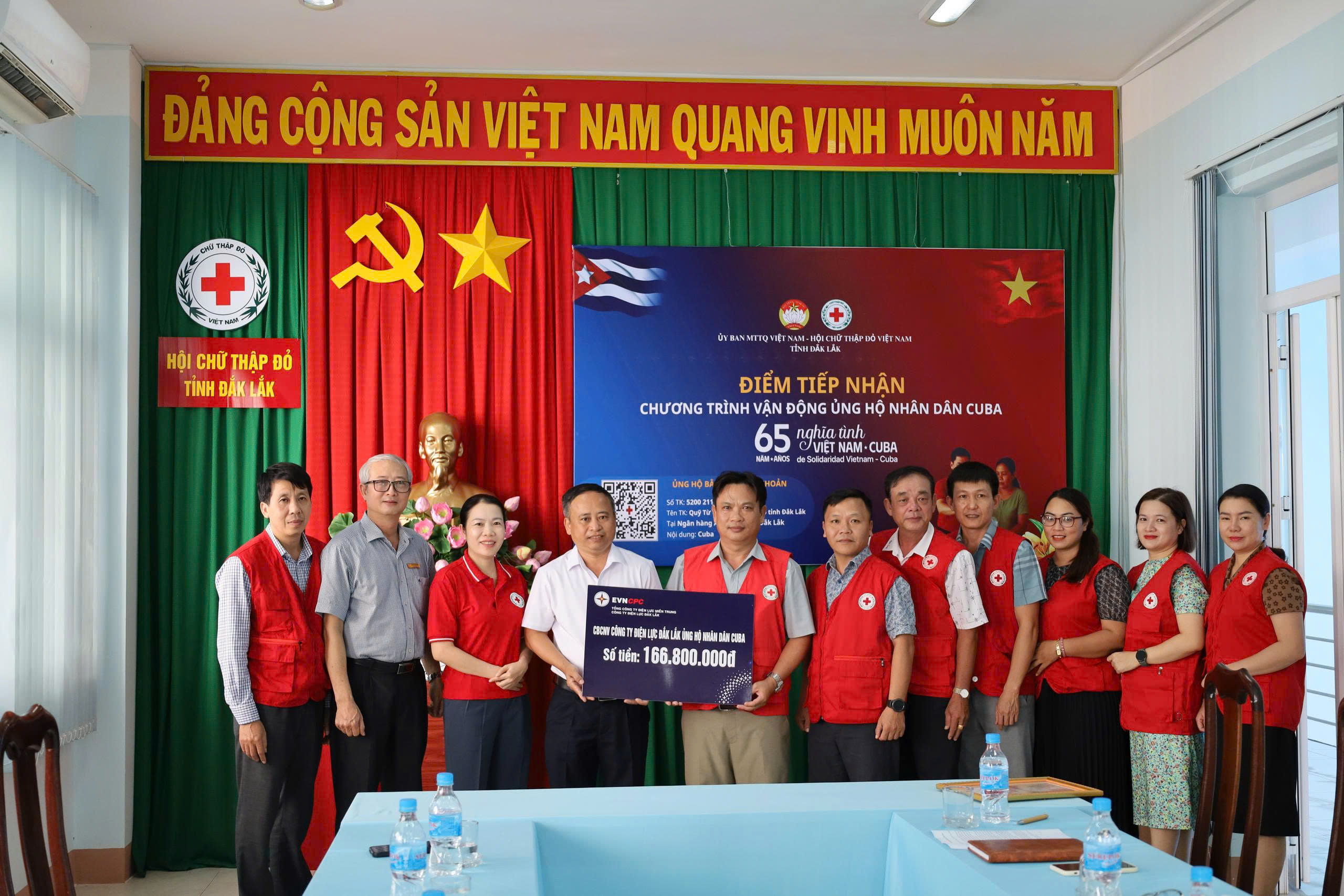 Điện lực Đắk Lắk chung tay ủng hộ nhân dân Cuba