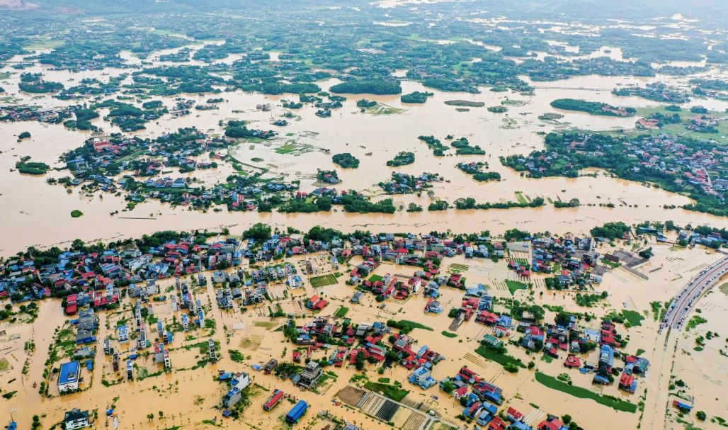 Thủ tướng yêu cầu huy động lực lượng, vật tư hộ đê, cứu dân vùng lũ
