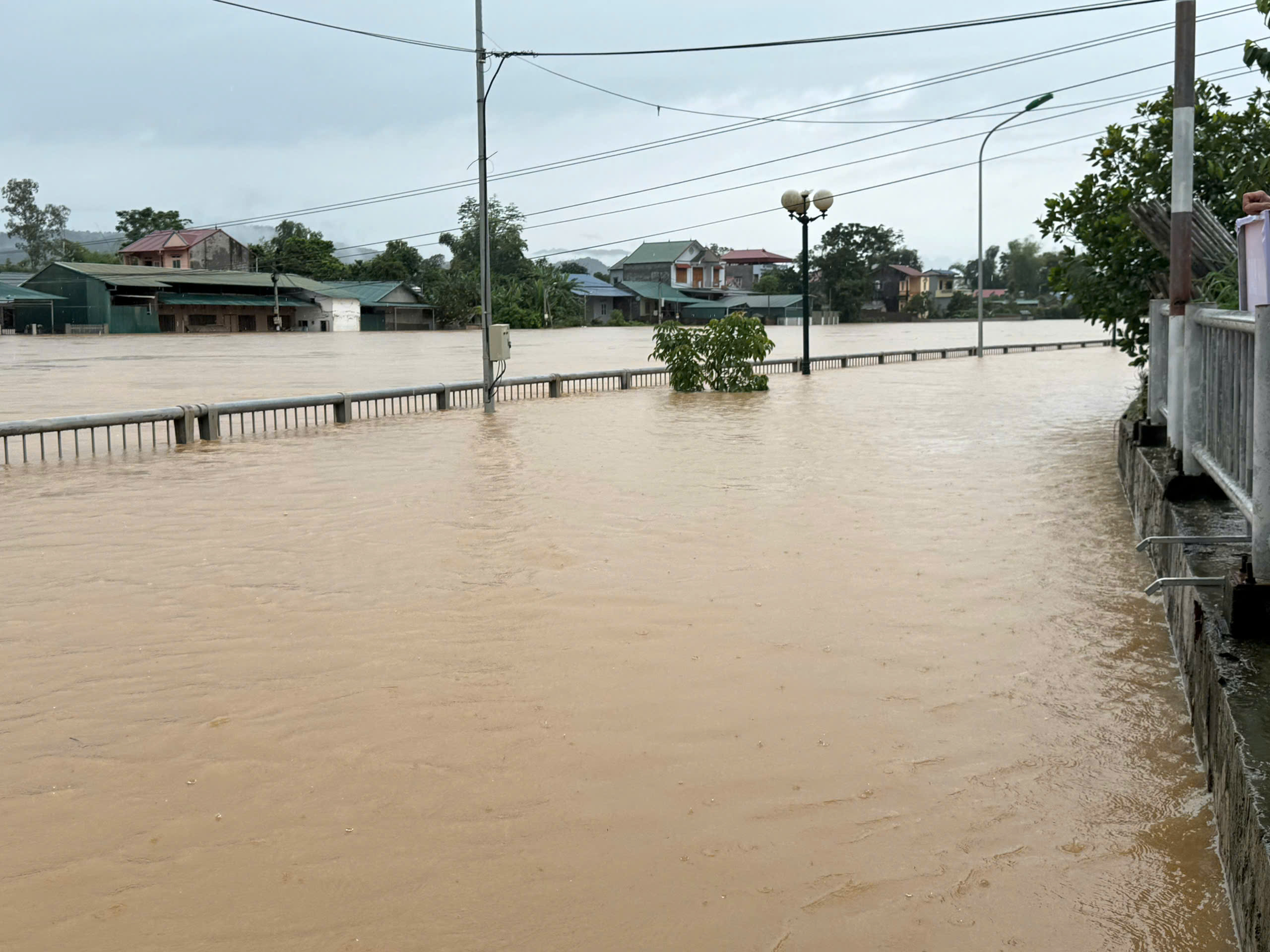 Mưa lũ sau bão số 11: Thiệt hại nặng nề về người và tài sản