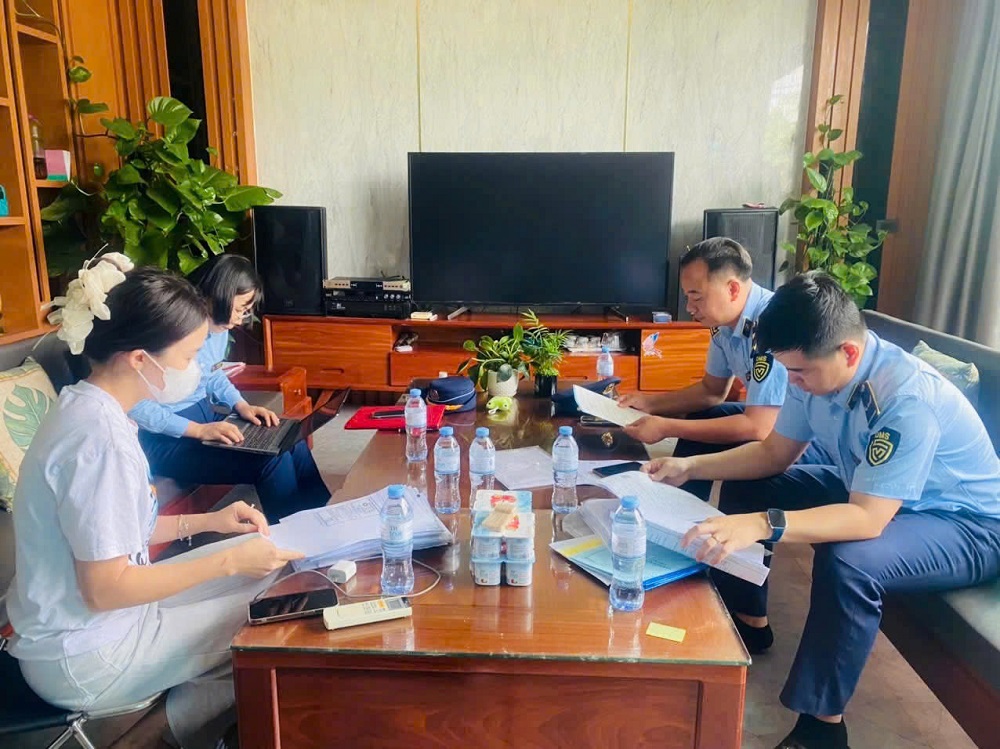 Hà Tĩnh: Xử phạt, tiêu hủy hàng hóa vi phạm hơn nửa tỷ đồng